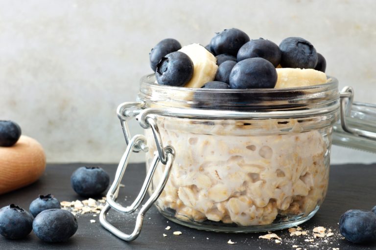 blueberries and banana overnight oats
